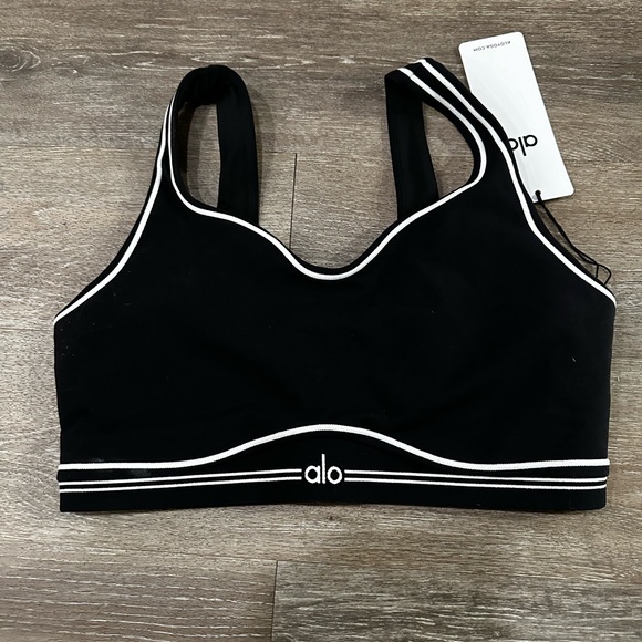 ALO Yoga Other - ALO NEW WITH TAG LARGE BLACK HEART THROB BRA!!!!!